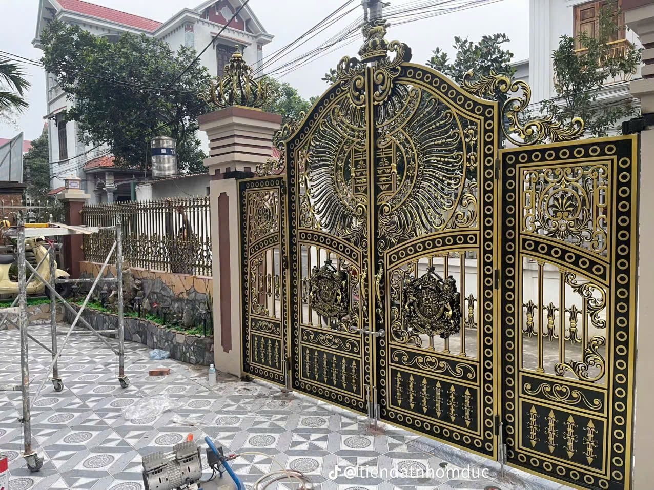Bàn giao cổng Trống Đồng vòm Hà Nội