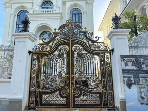 Cổng nhôm đúc Lâu Đài Pháp